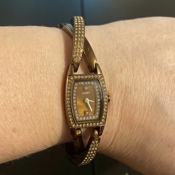 DKNY watch. Removable links to adjust for size. Dark bronze and crystals. - Picture 3 of 4
